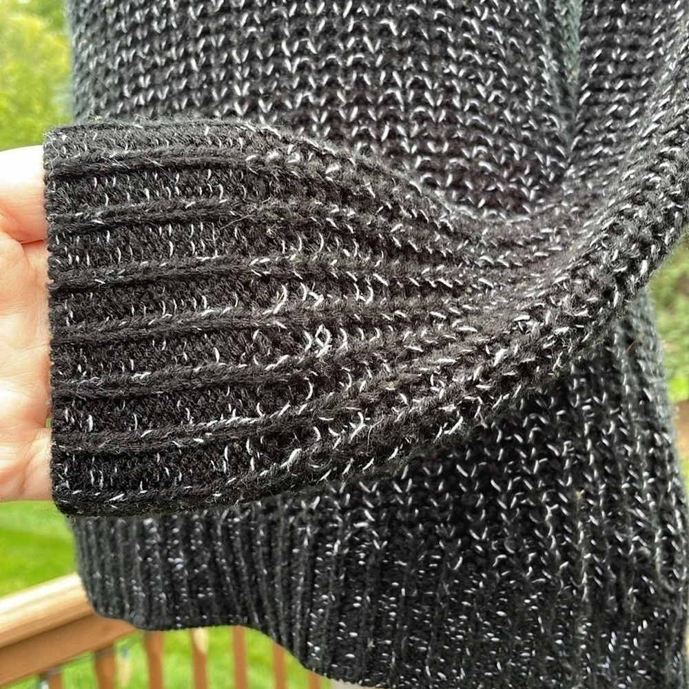 Context Lord & Taylor Fuzzy Sweater Pullover XS, Black & White, GC, - Picture 5 of 16